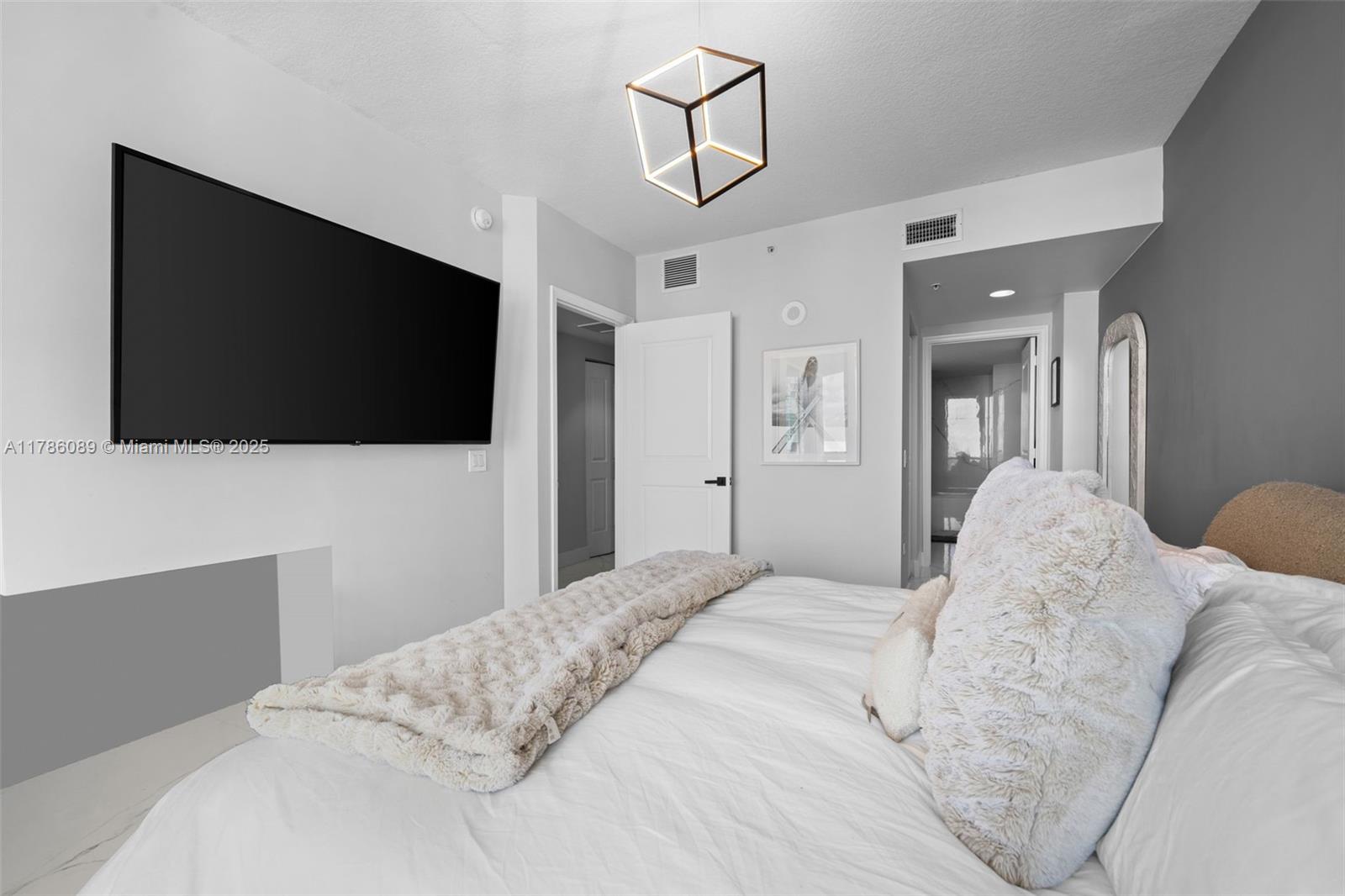 PLATINUM CONDO - Residential Lease