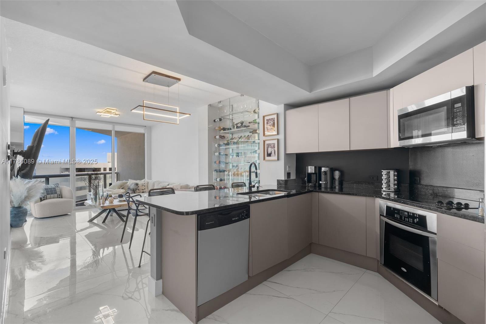 PLATINUM CONDO - Residential Lease