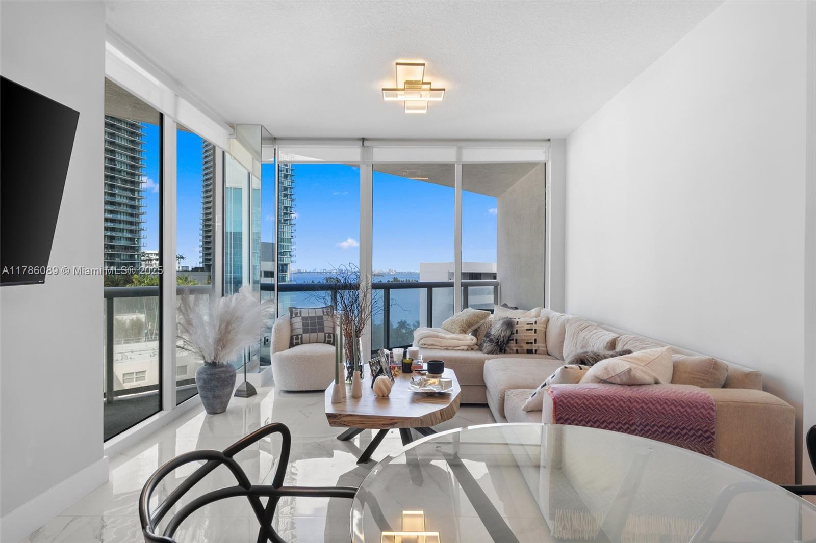 PLATINUM CONDO - Residential Lease