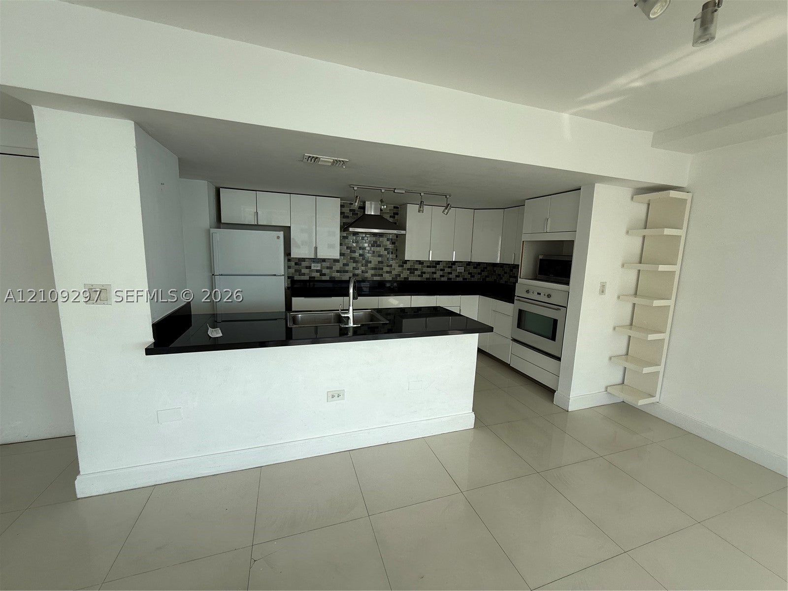 7545 E Treasure Dr 8H