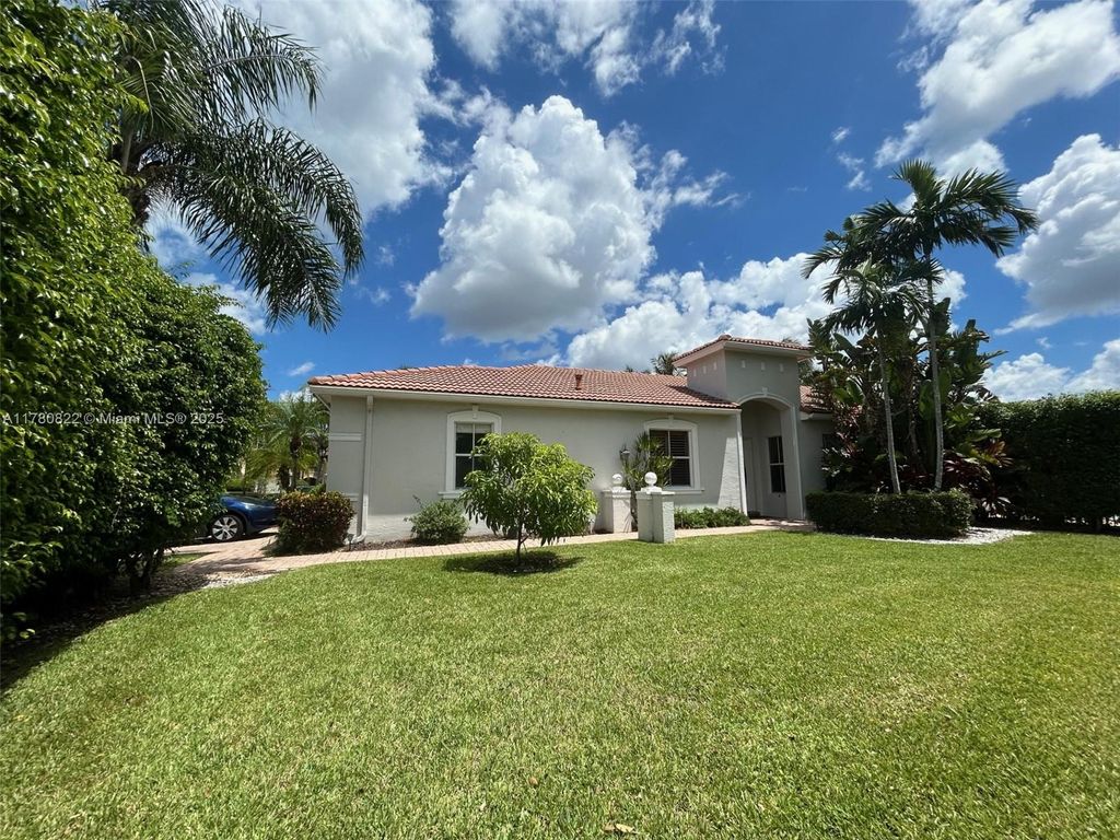 Photo of 240 Isle Verde Way, Palm Beach Gardens, FL 33418 (MLS # A11780822)