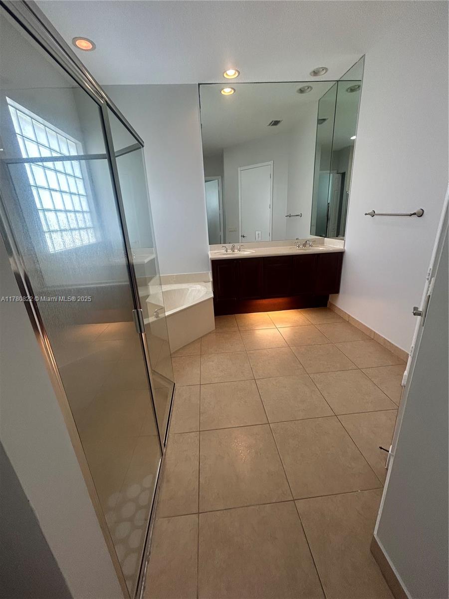 MIRABELLA AT MIRASOL C - Residential Lease