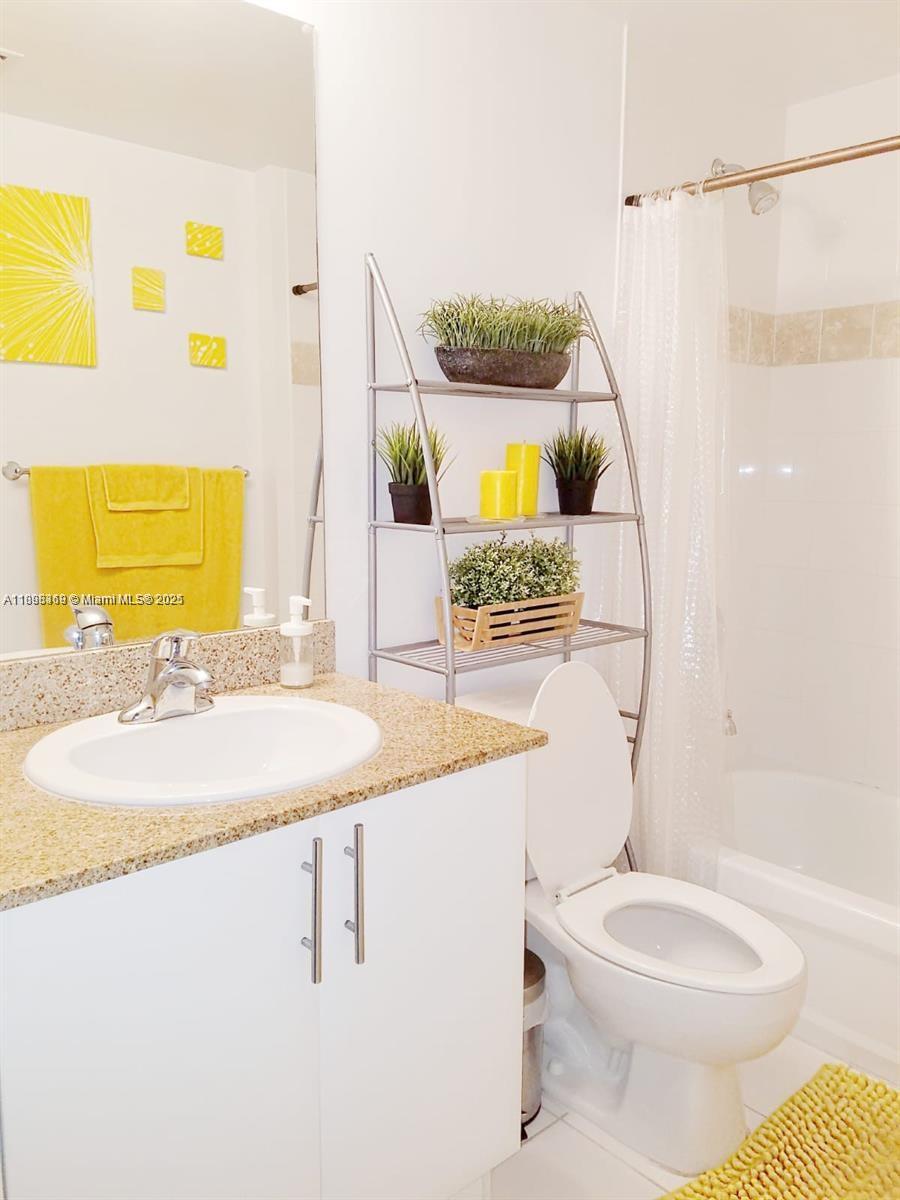 TERRAZAS RIVERPARK VILLAG - Residential