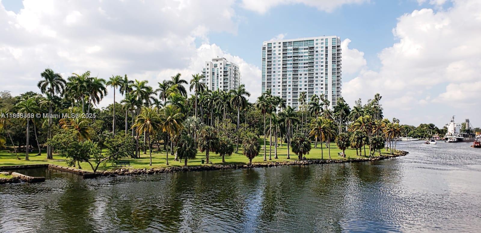 TERRAZAS RIVERPARK VILLAG - Residential