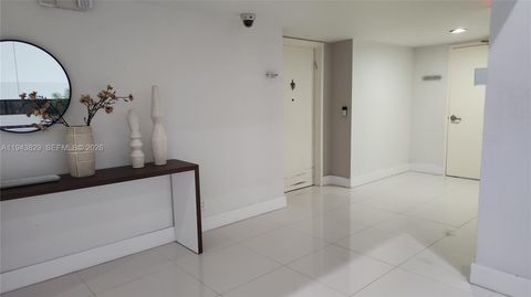 200 Lakeview Dr 307 Weston FL 33326