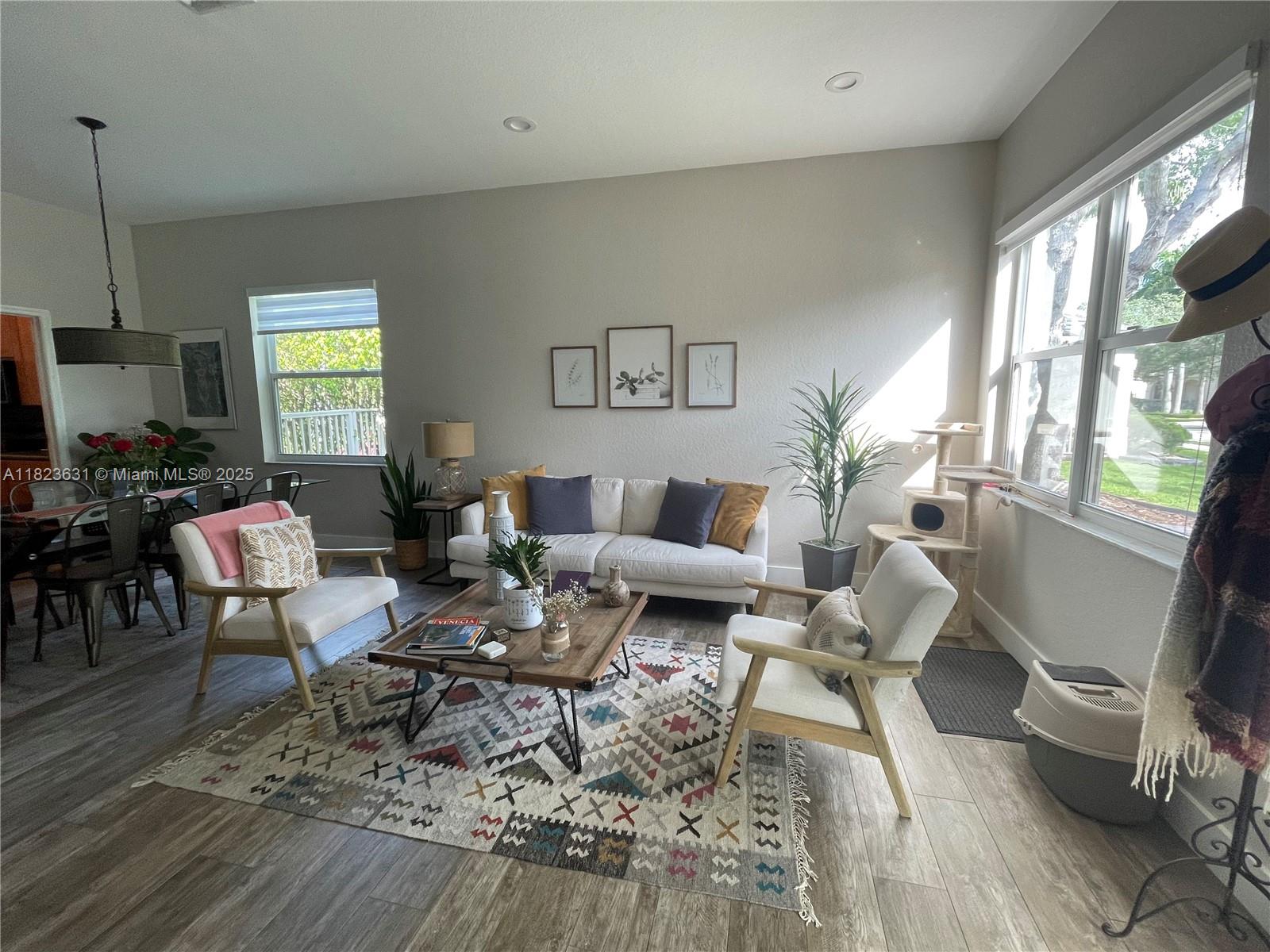 743 Tulip Cir 0