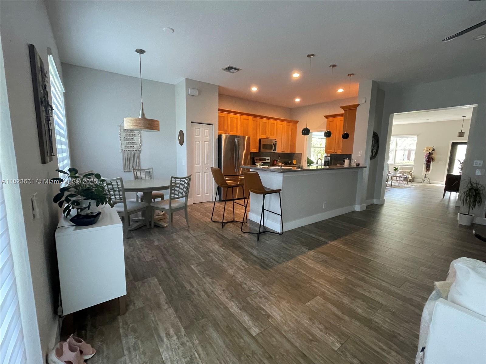 743 Tulip Cir 0