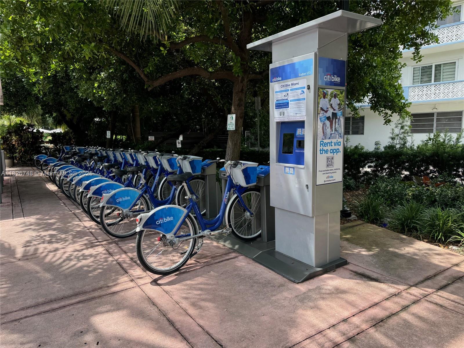 ROYAL SOUTH BEACH CONDO - Residential