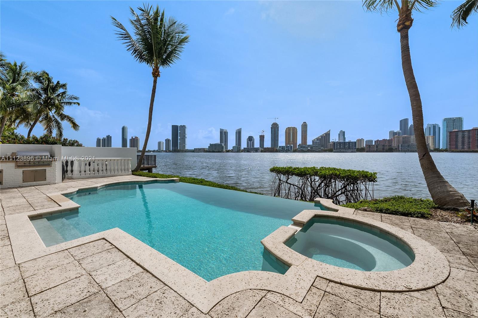 ISLAND ESTATES - Residential