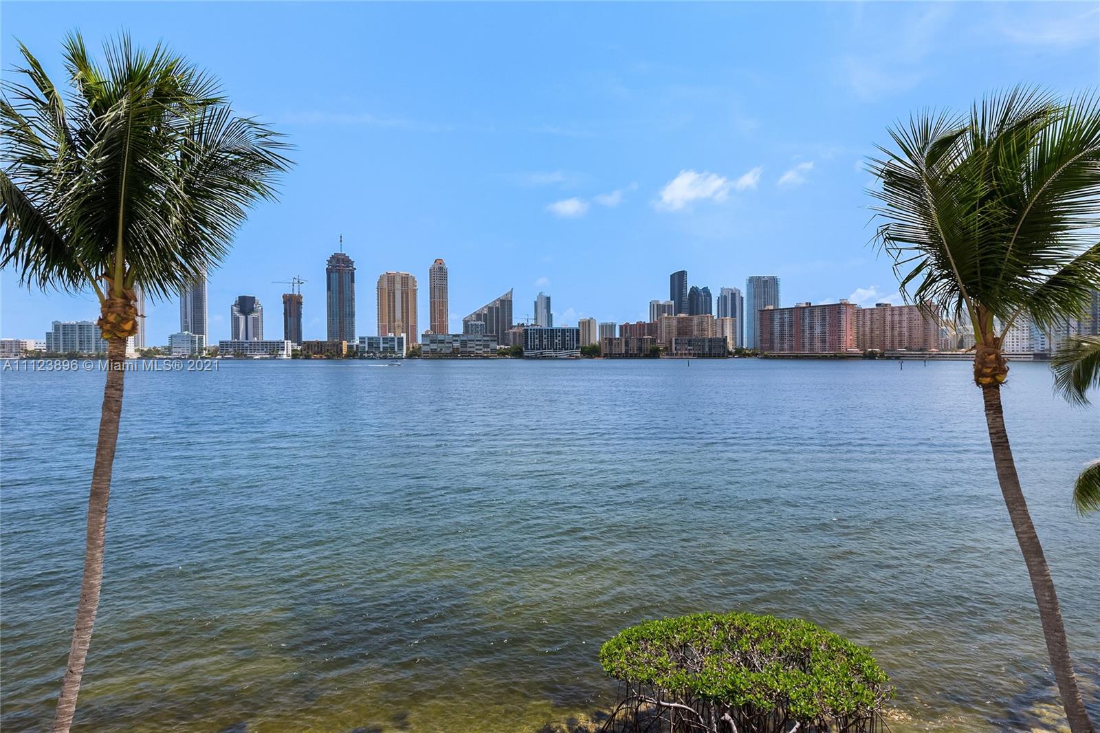 ISLAND ESTATES - Residential