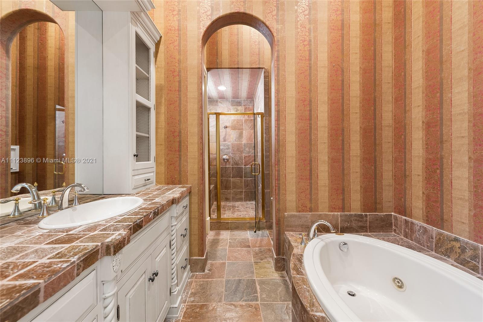 ISLAND ESTATES - Residential