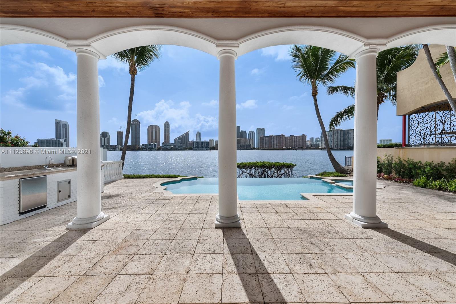 ISLAND ESTATES - Residential