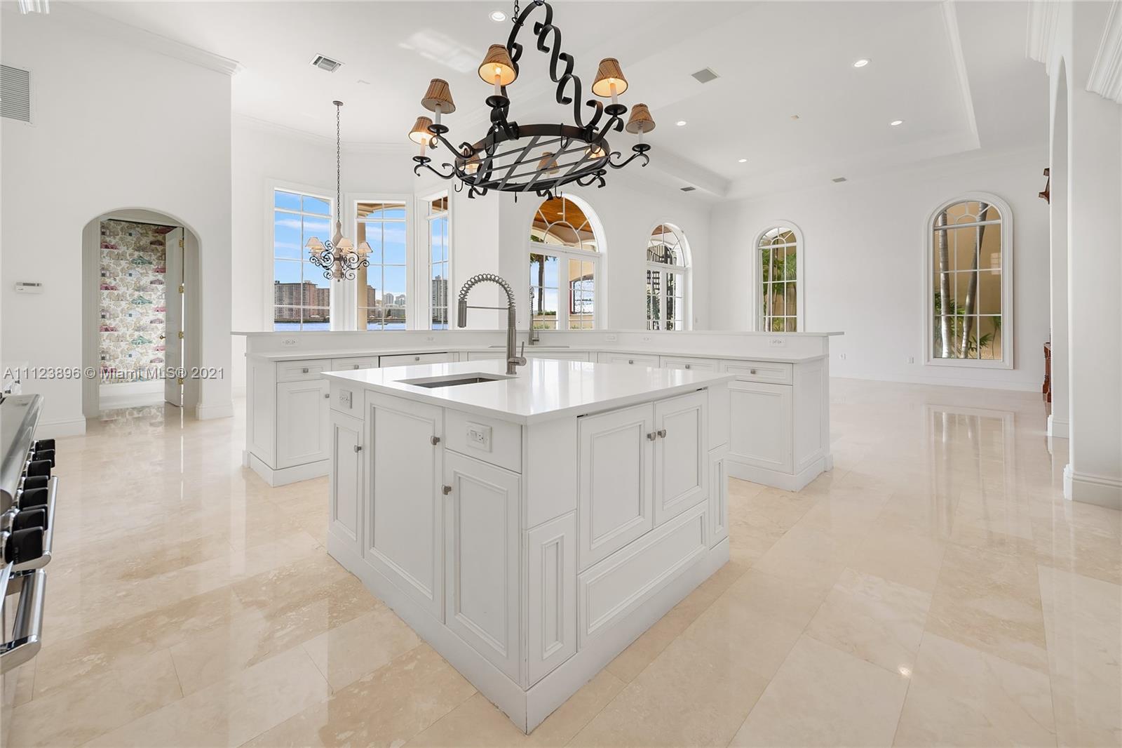 ISLAND ESTATES - Residential