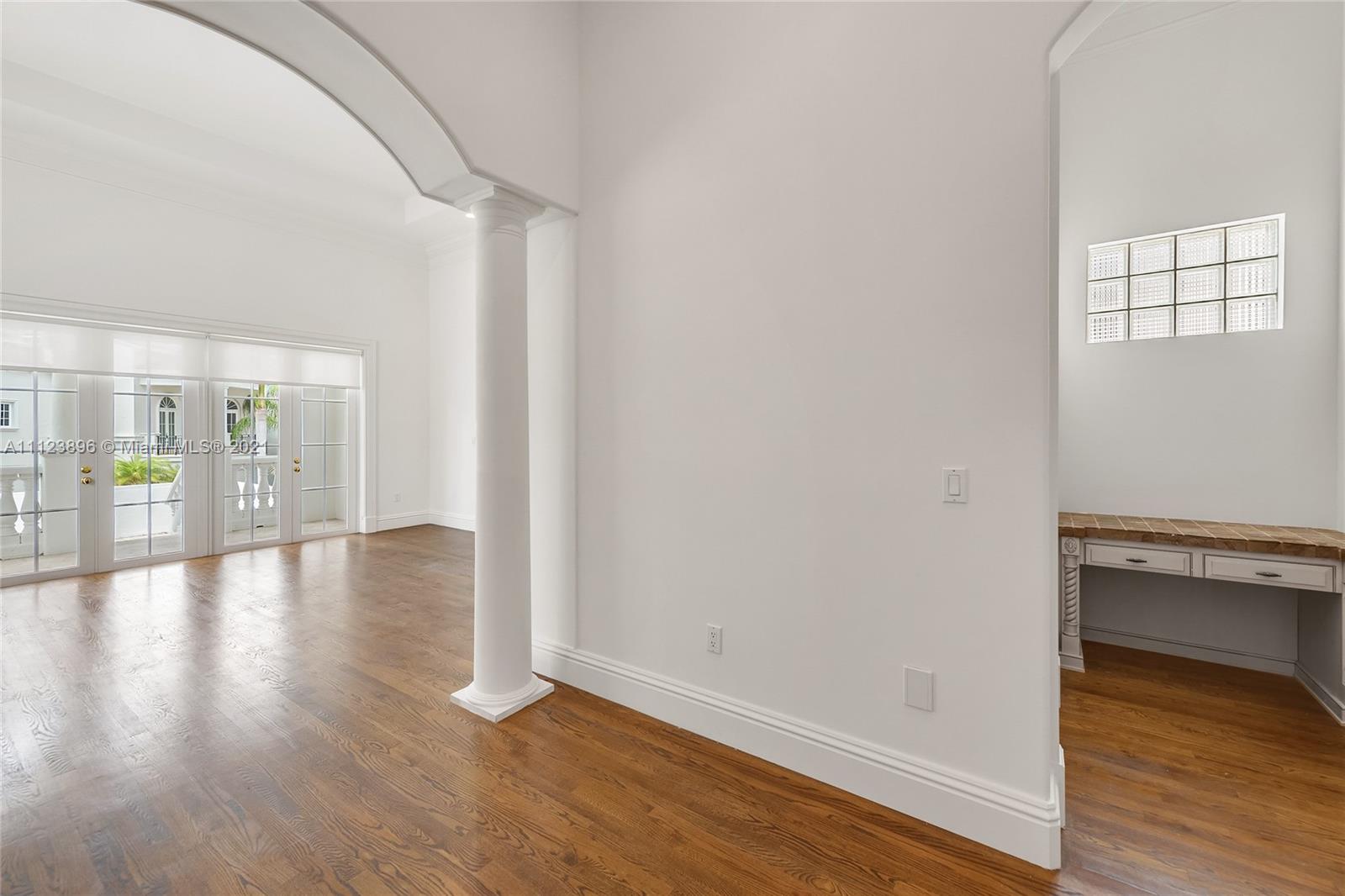 ISLAND ESTATES - Residential