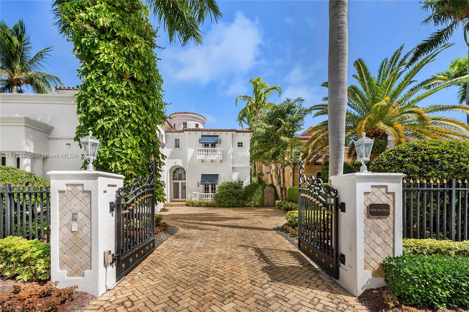 ISLAND ESTATES - Residential