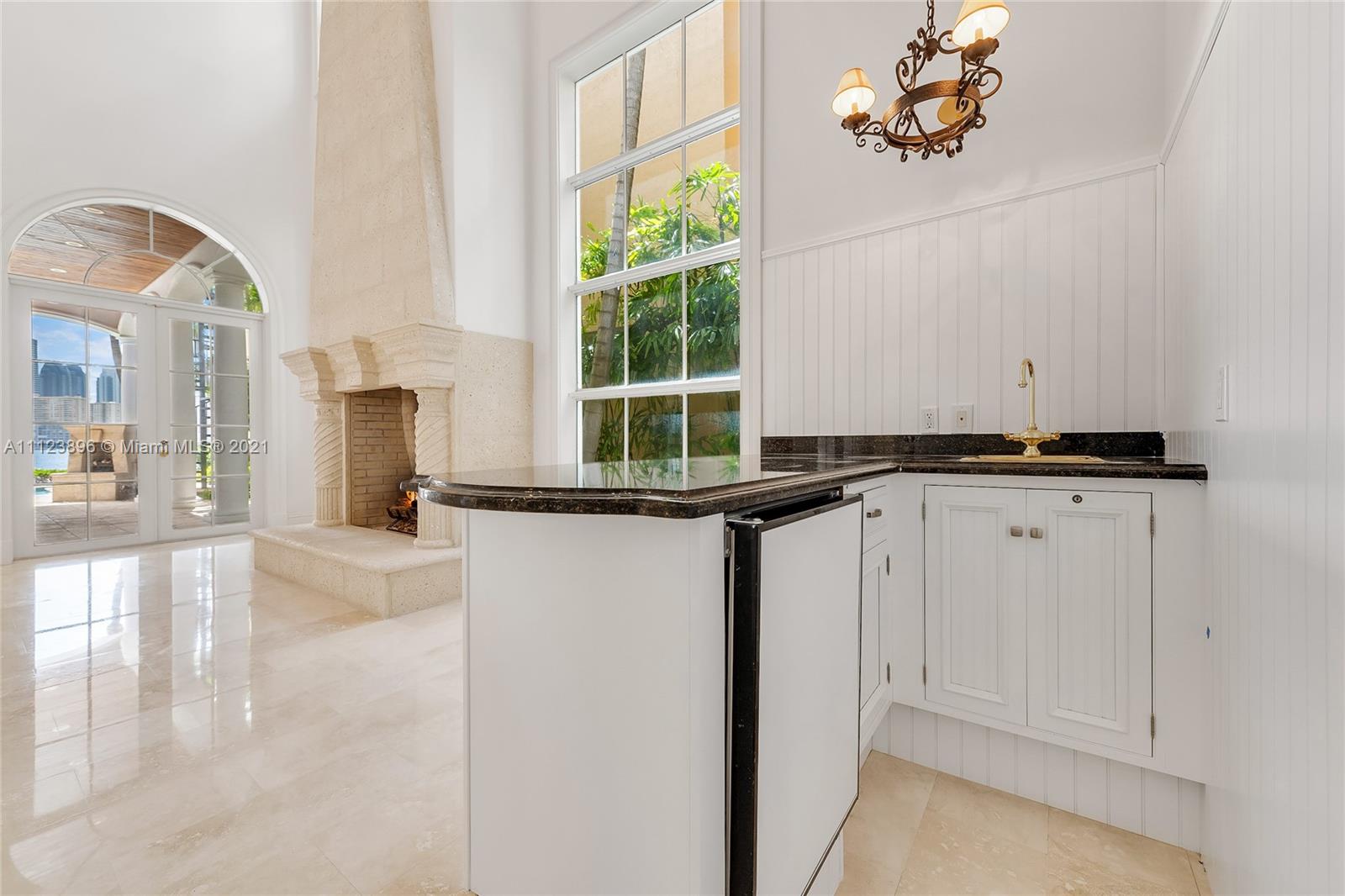 ISLAND ESTATES - Residential