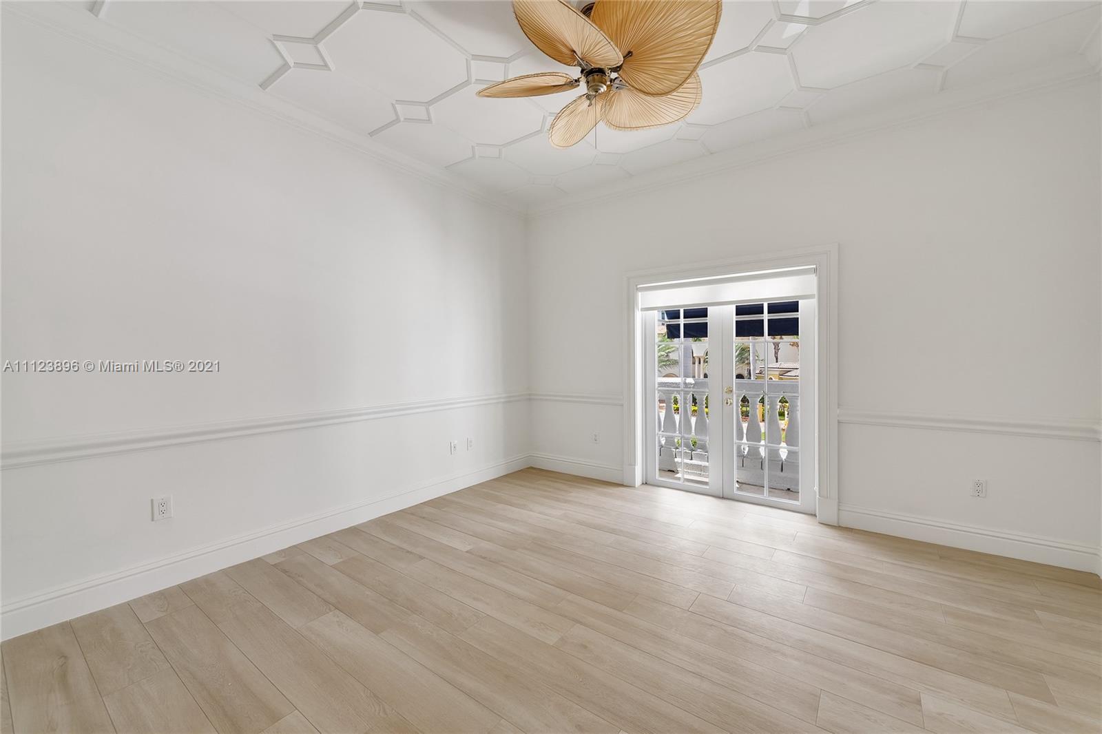 ISLAND ESTATES - Residential