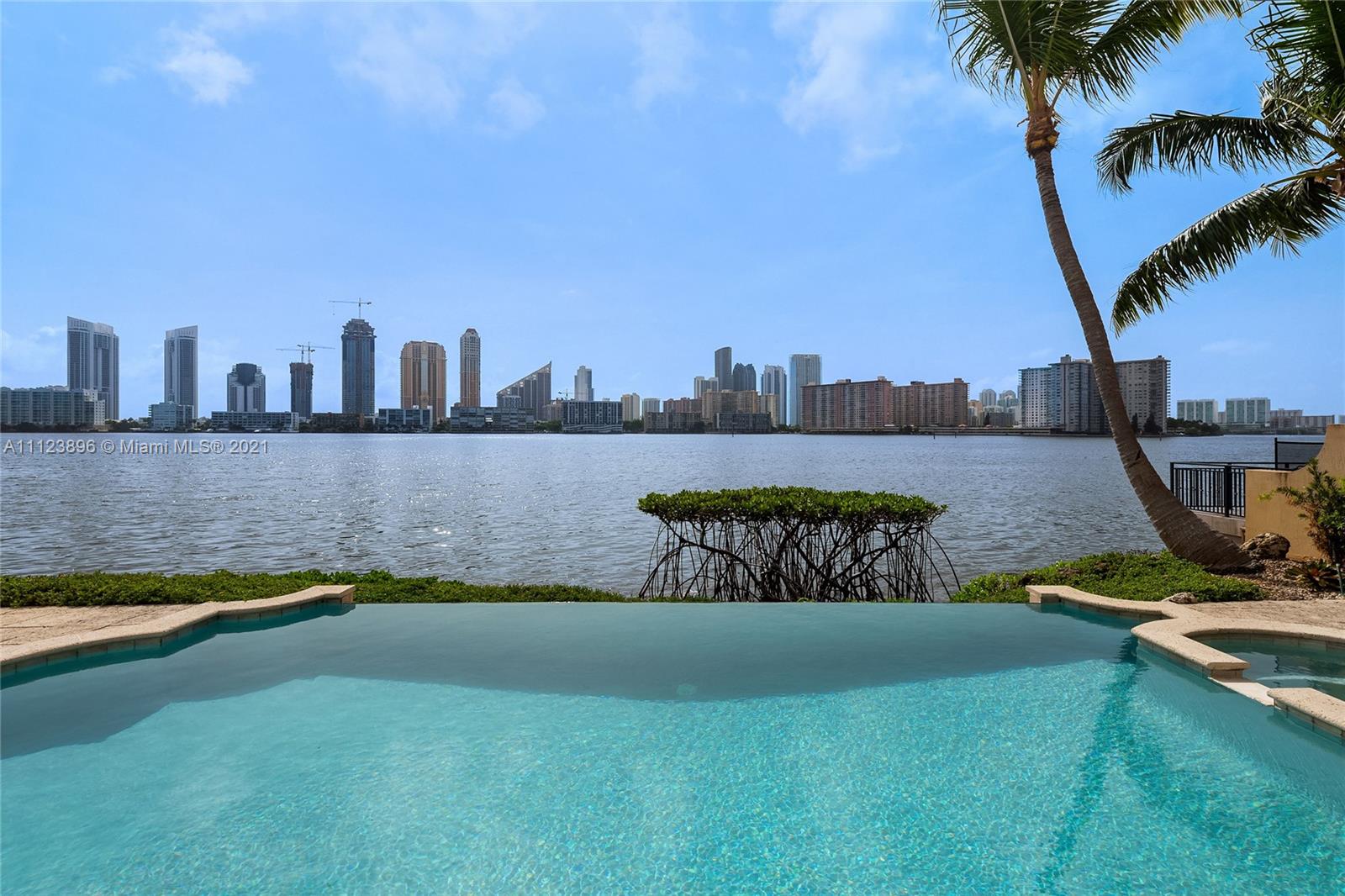 ISLAND ESTATES - Residential