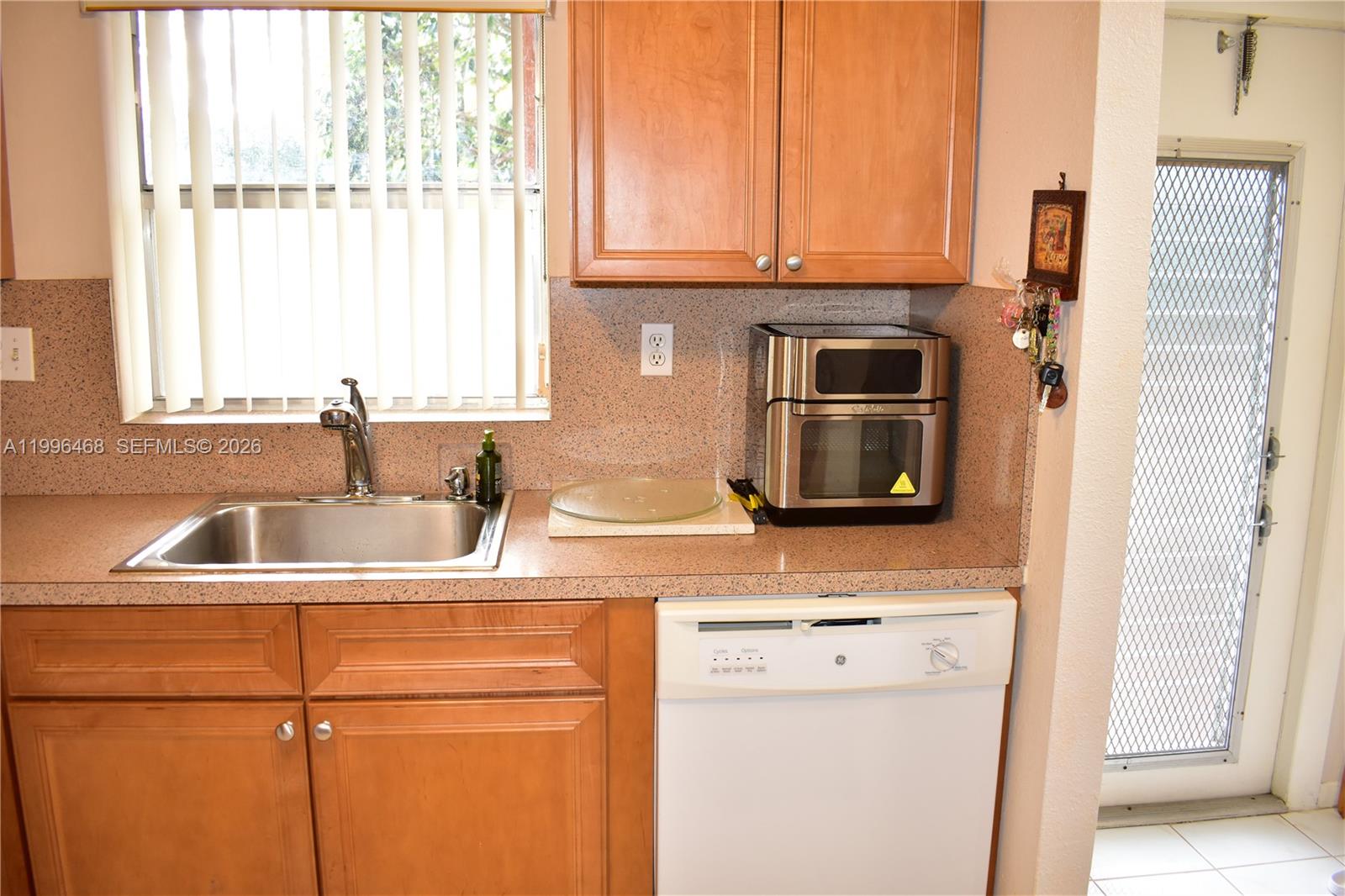 SUNRISE LAKES 143 CONDO - Residential