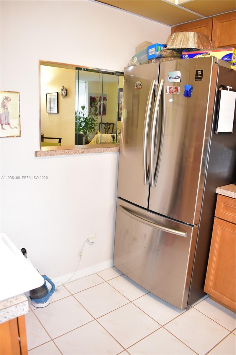 SUNRISE LAKES 143 CONDO - Residential