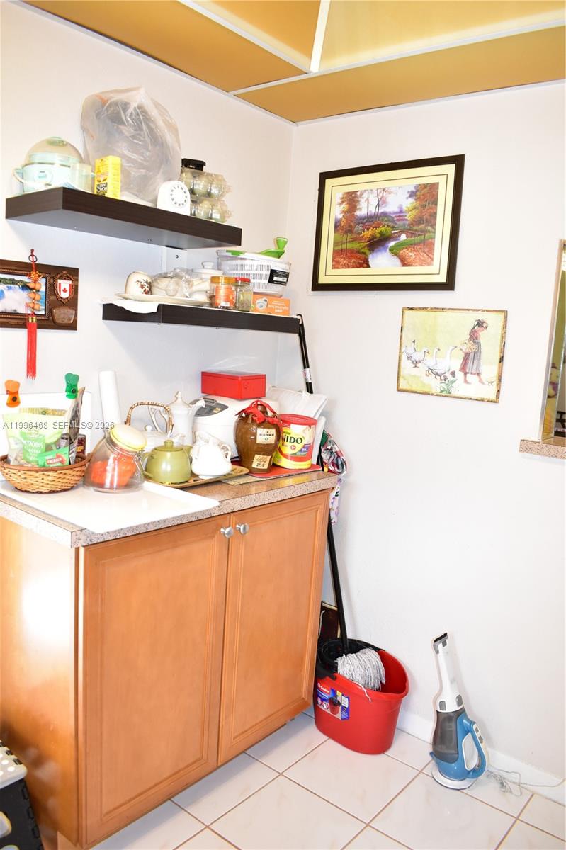 SUNRISE LAKES 143 CONDO - Residential