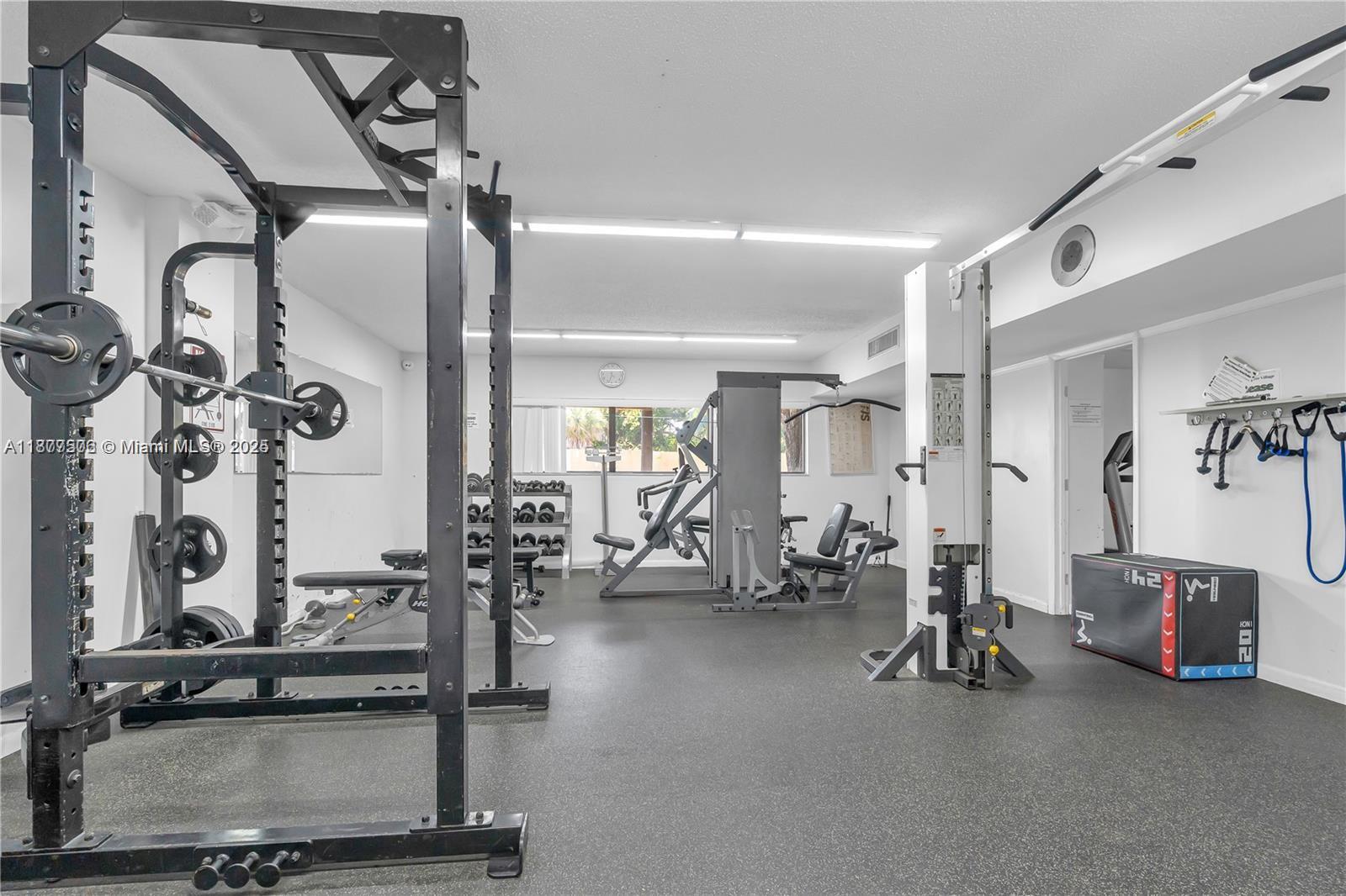 SUMMERTREE VILG CALIF CL - Residential