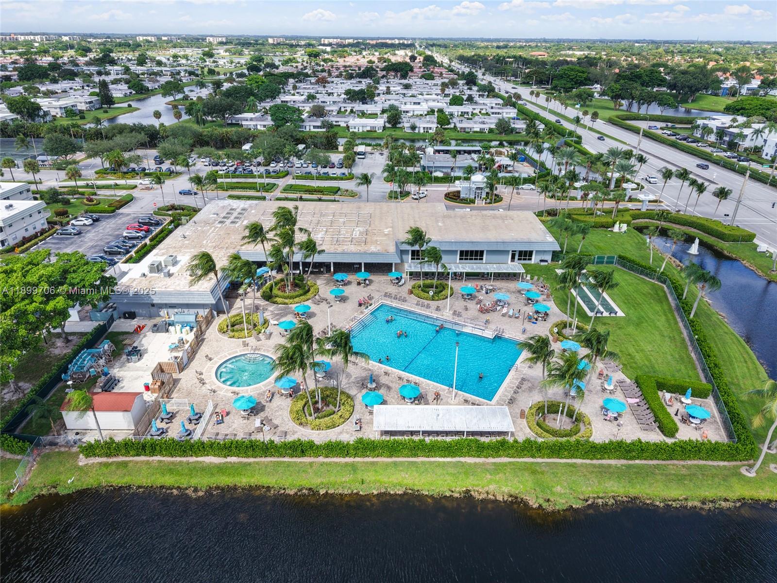 KINGS POINT SAXONY CONDOS - Residential