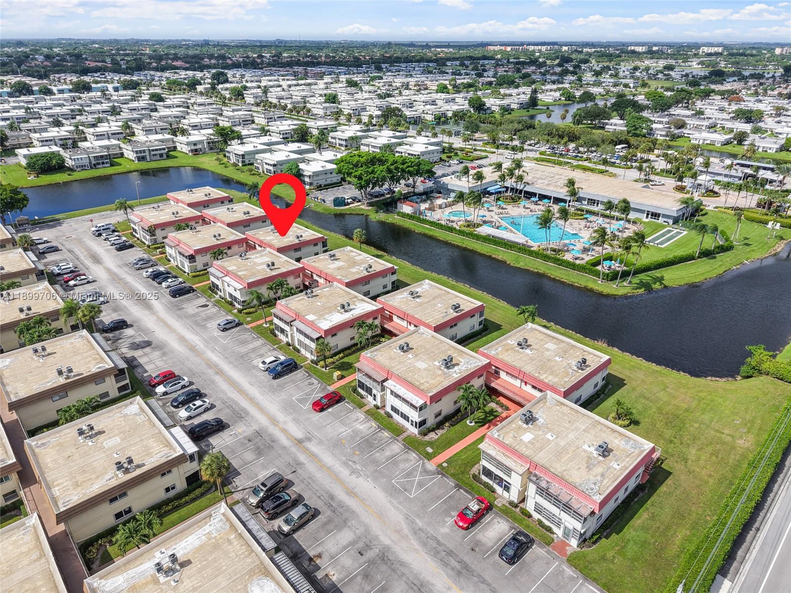 KINGS POINT SAXONY CONDOS - Residential