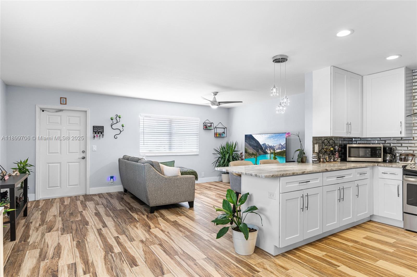 KINGS POINT SAXONY CONDOS - Residential