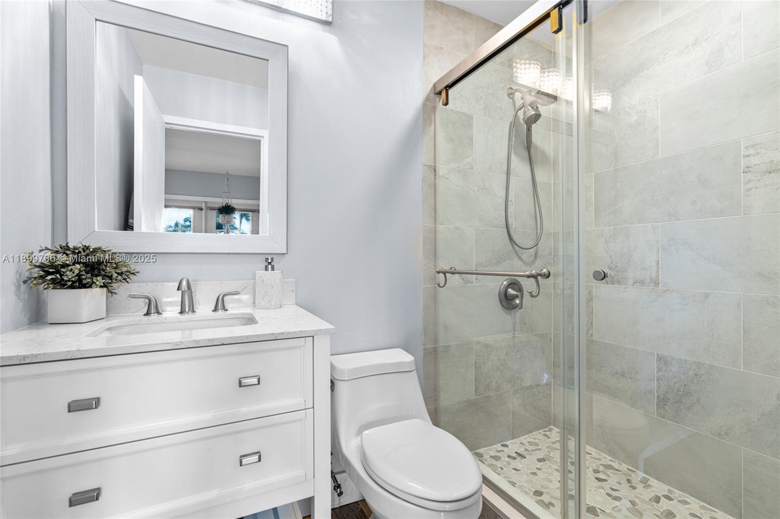 KINGS POINT SAXONY CONDOS - Residential