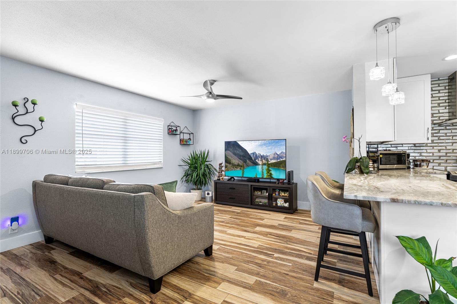 KINGS POINT SAXONY CONDOS - Residential