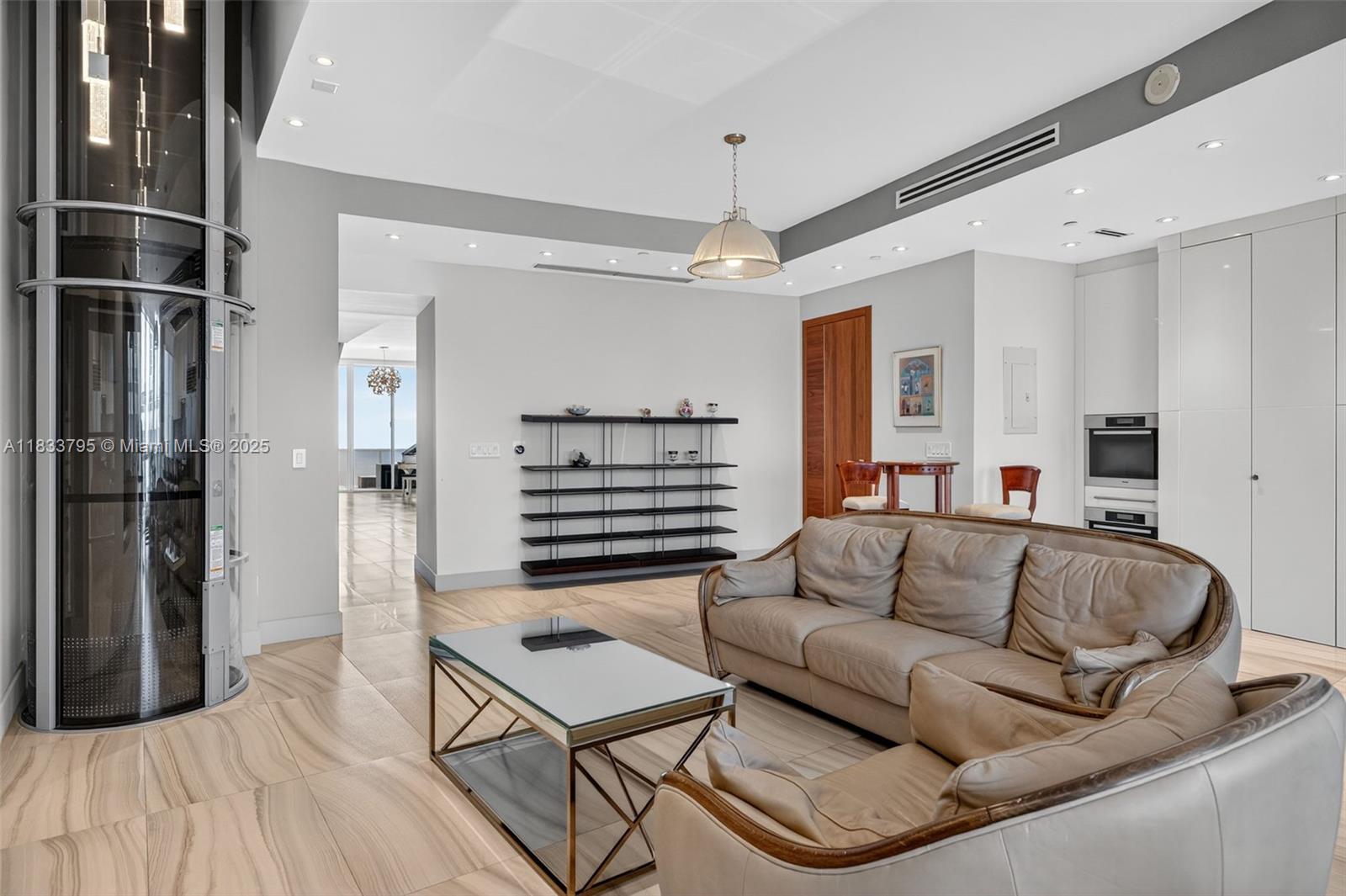 TRUMP ROYALE CONDO - Residential