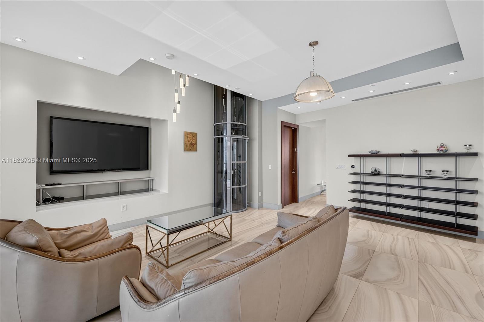 TRUMP ROYALE CONDO - Residential