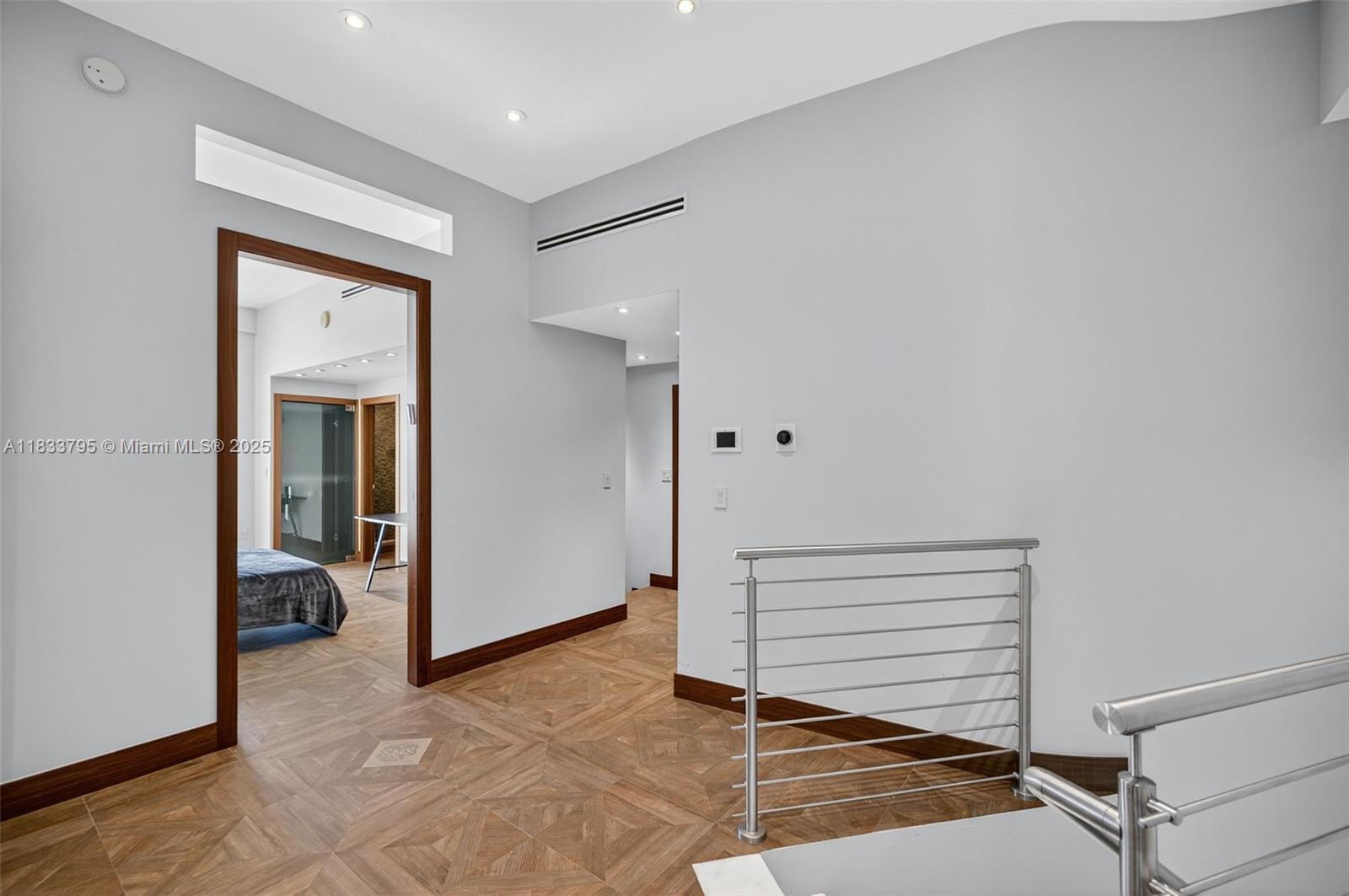 TRUMP ROYALE CONDO - Residential