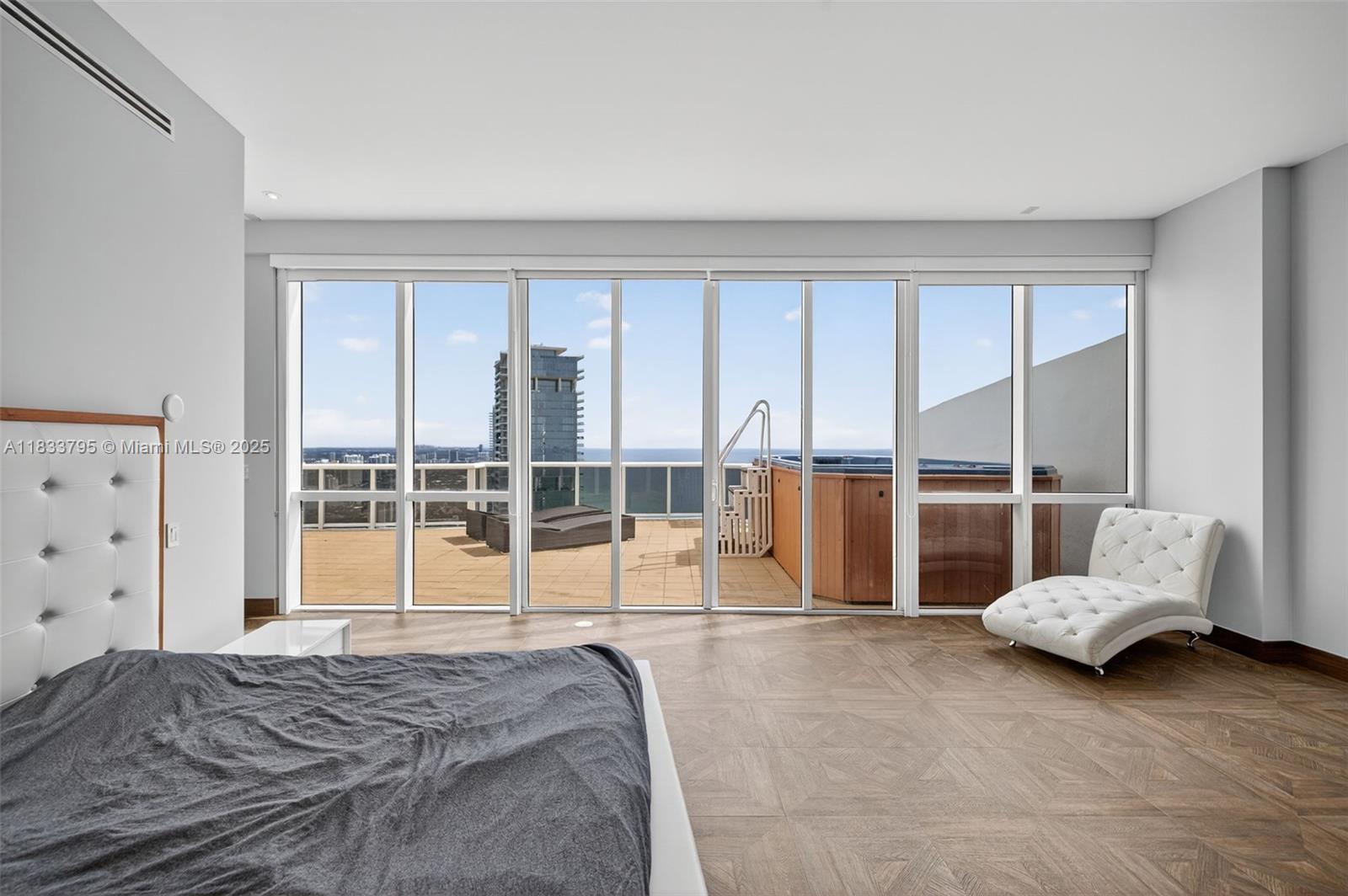 TRUMP ROYALE CONDO - Residential