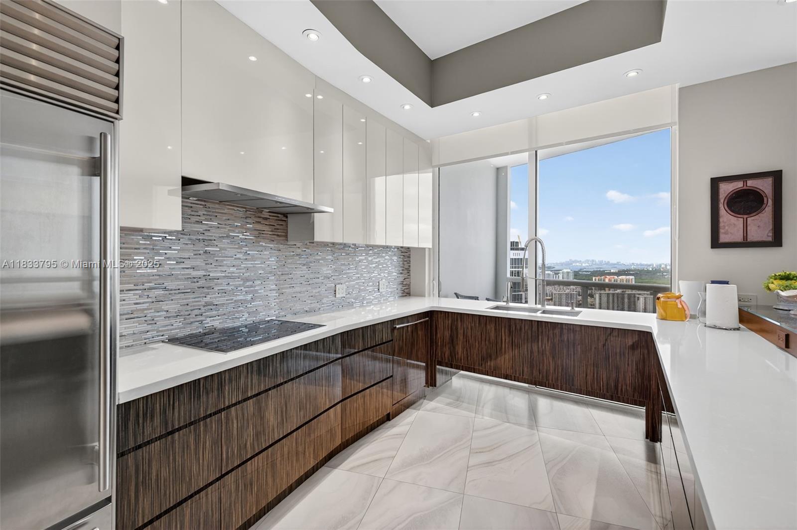 TRUMP ROYALE CONDO - Residential