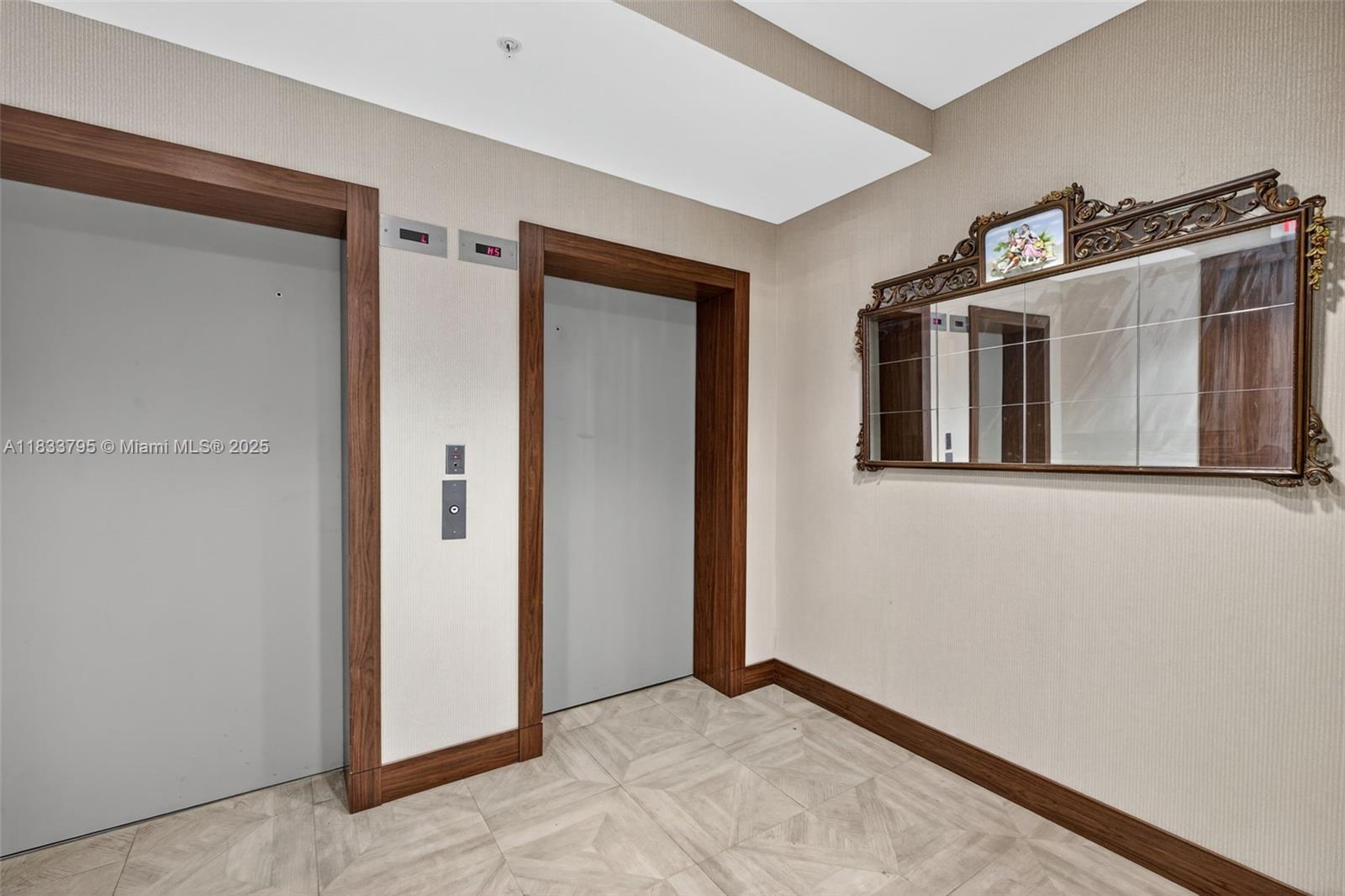 TRUMP ROYALE CONDO - Residential