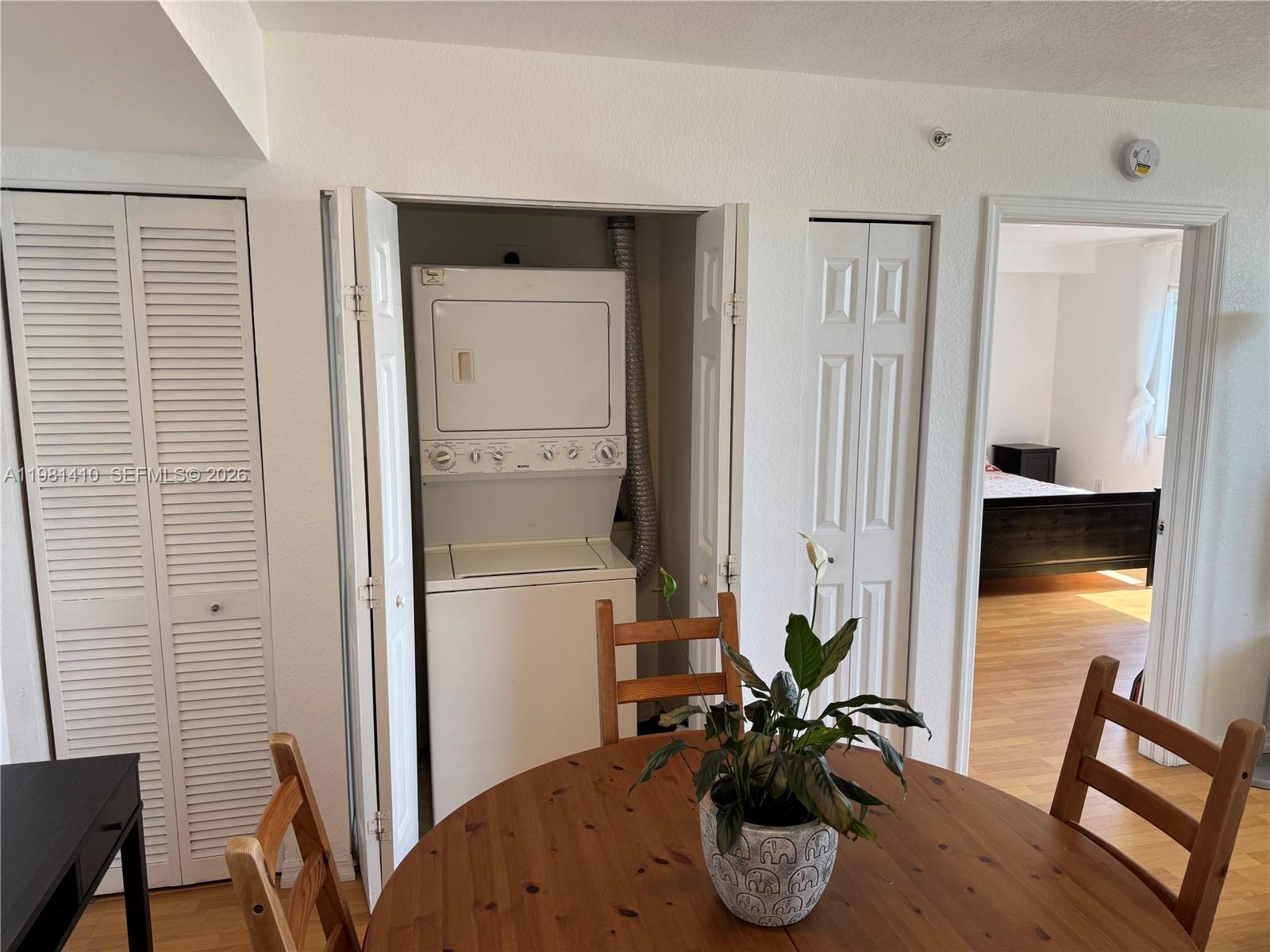 SEYBOLD POINTE CONDO - Residential Lease