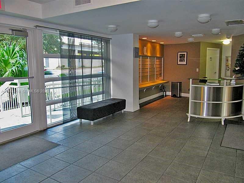 SEYBOLD POINTE CONDO - Residential Lease