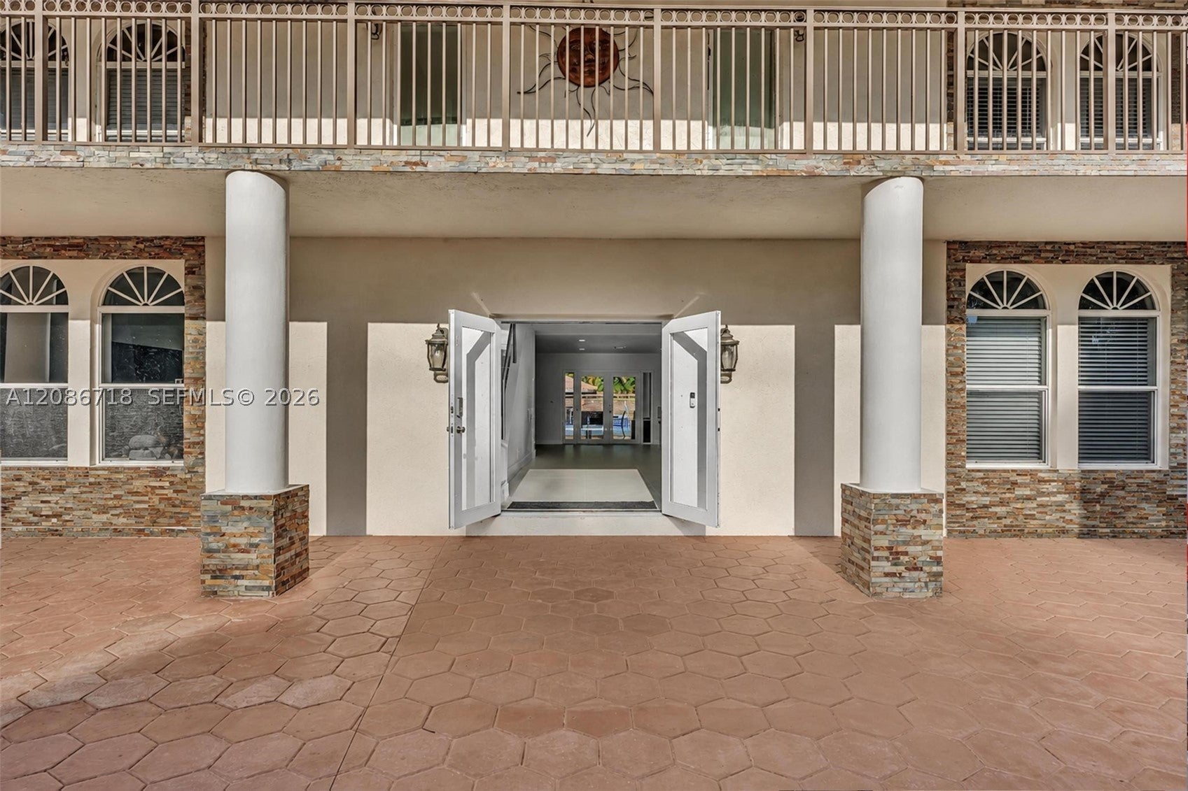 5301 SW 190th Ave, Southwest Ranches, FL, 33332/$2,699,997 1 5301 SW 190th Ave