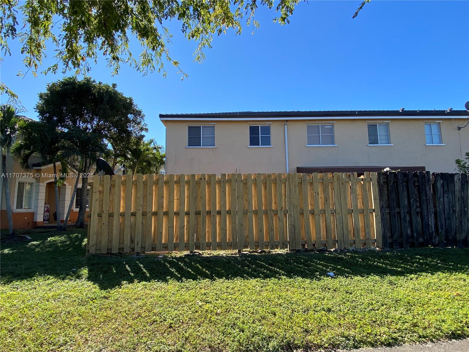 SHOMA VILLAS II AT COUNTR - Residential