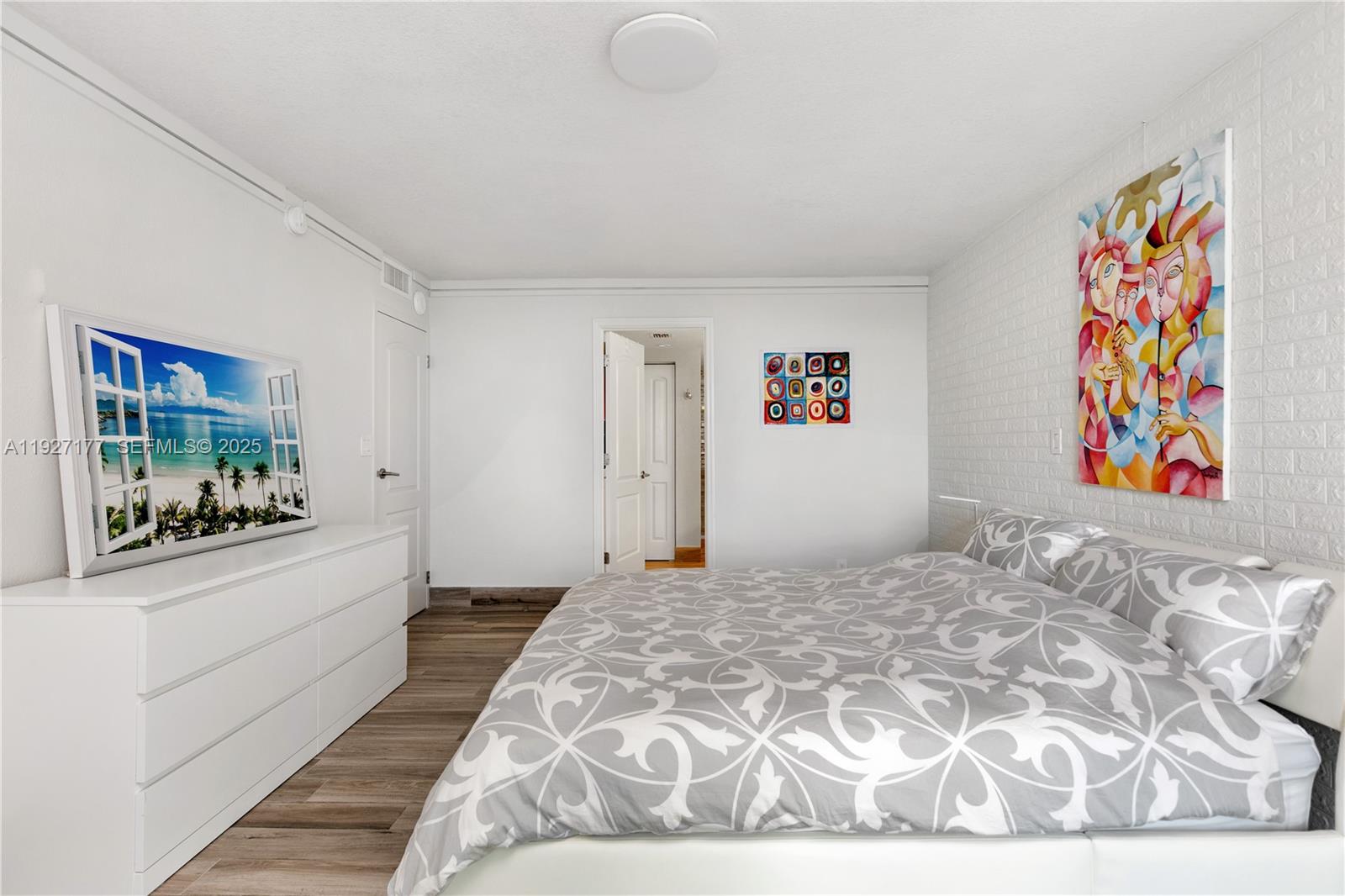 ARLEN HOUSE EAST CONDO - Residential