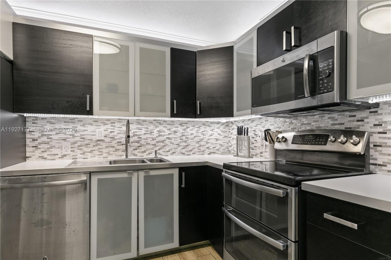 ARLEN HOUSE EAST CONDO - Residential