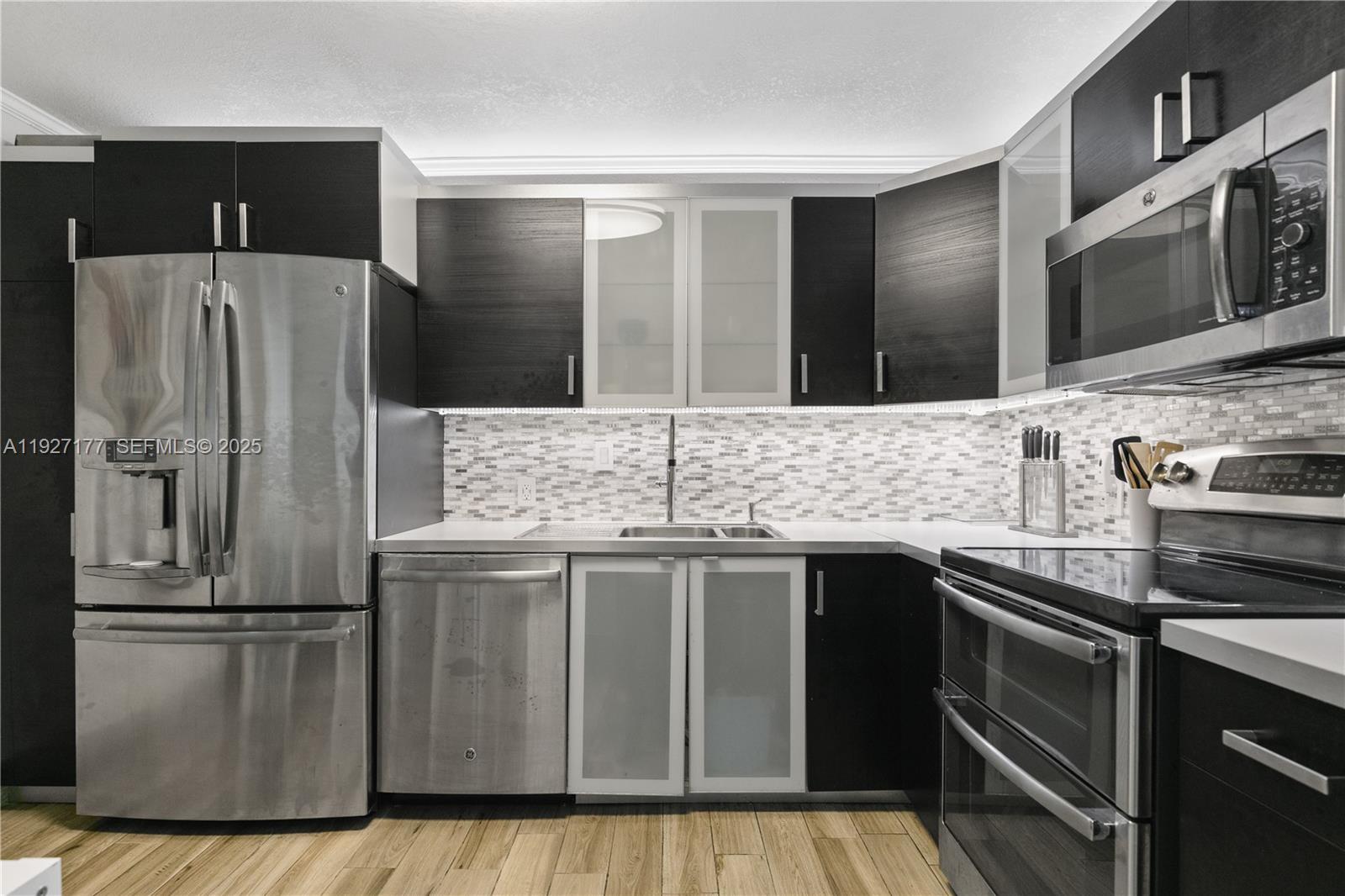 ARLEN HOUSE EAST CONDO - Residential