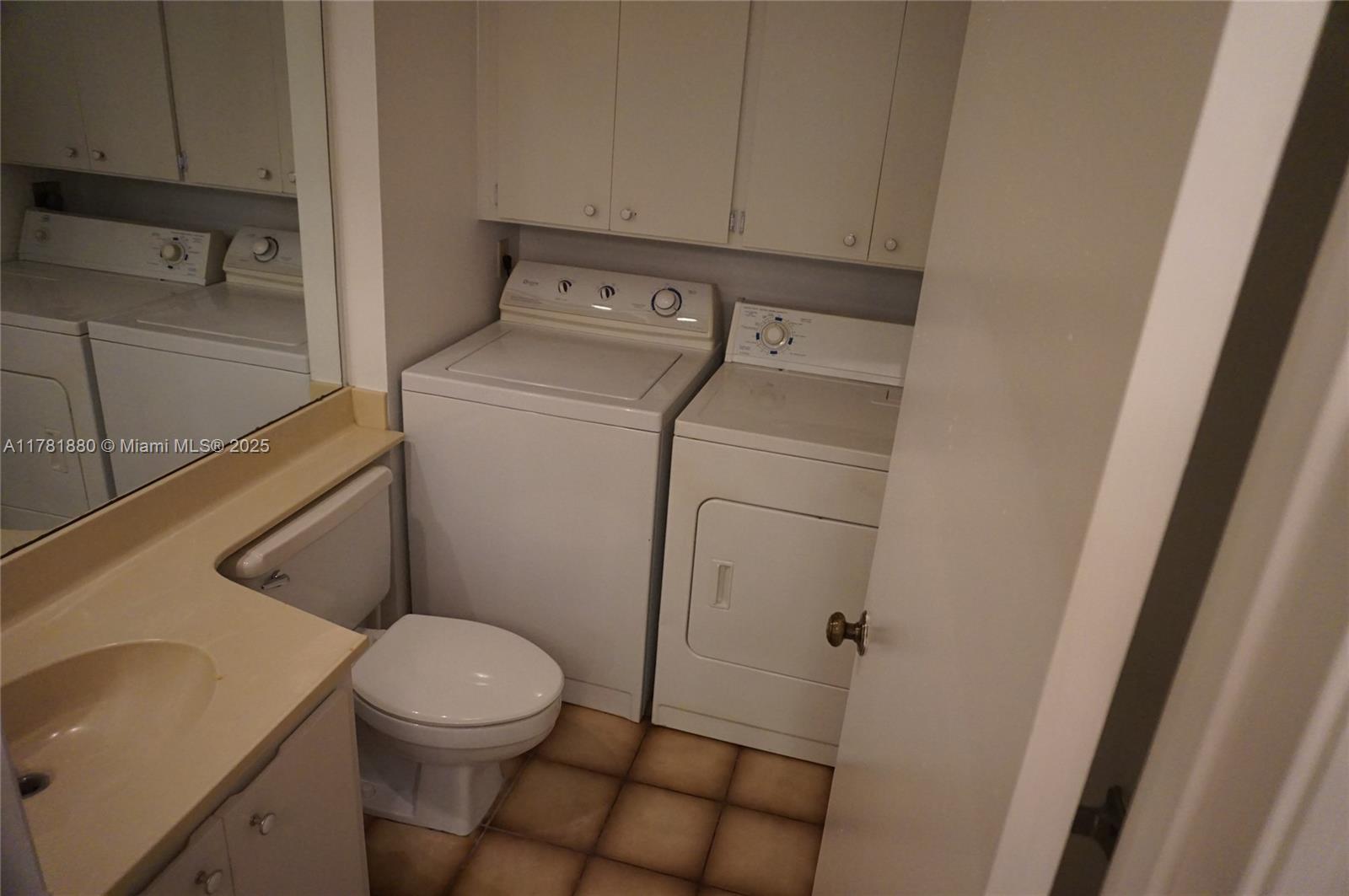VILLAGE OF SANDALWOOD LAK - Residential Lease