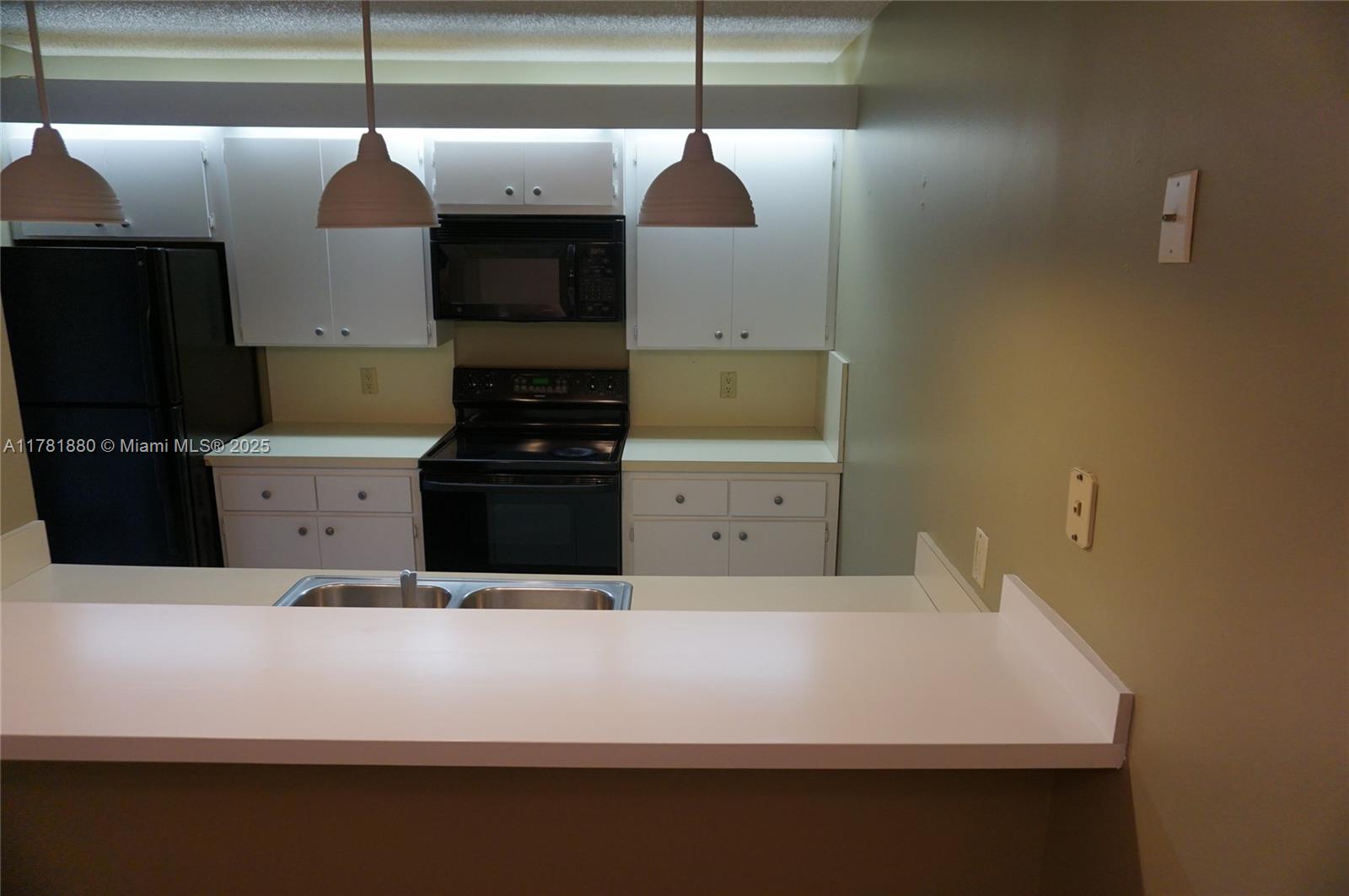 VILLAGE OF SANDALWOOD LAK - Residential Lease