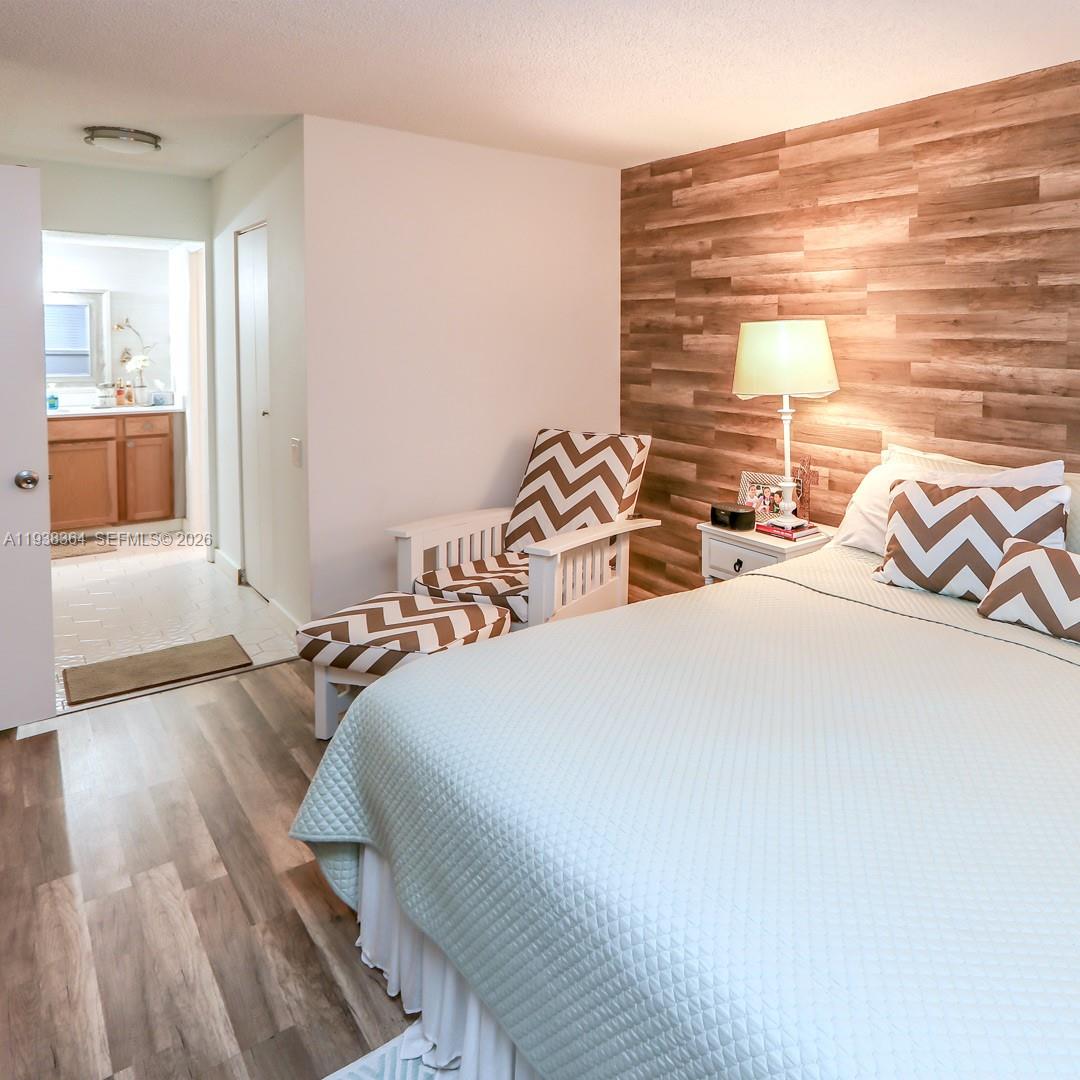 LIME BAY CONDOMINIUM 6 - Residential