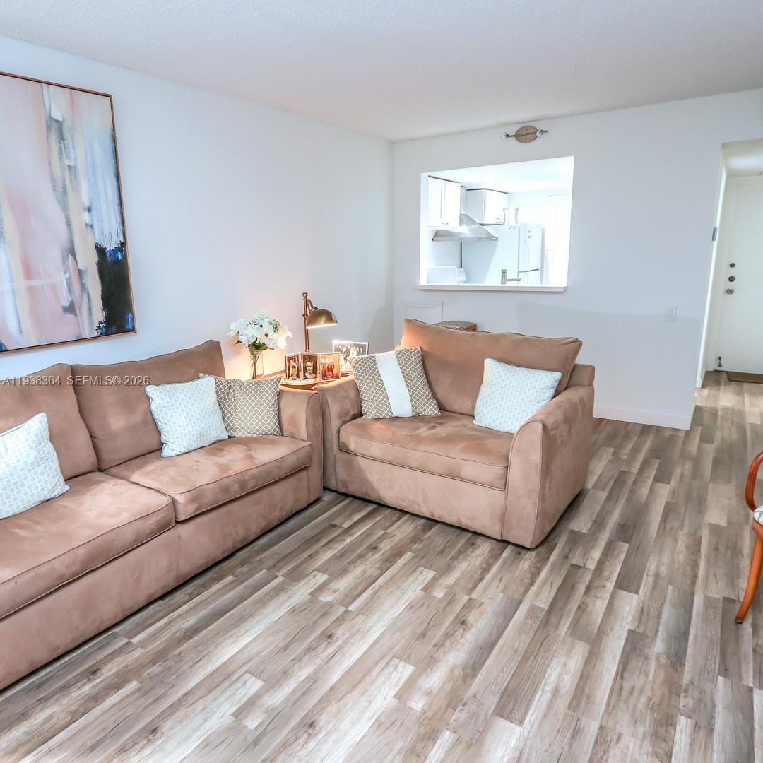 LIME BAY CONDOMINIUM 6 - Residential