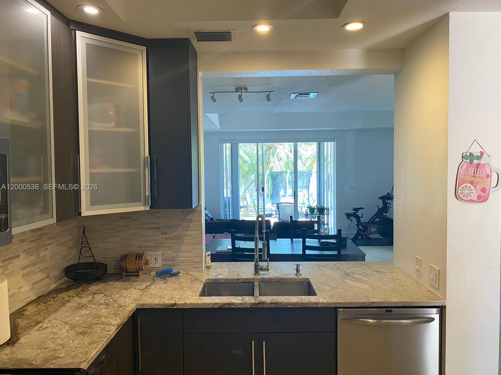 HAWKSNEST - Residential Lease