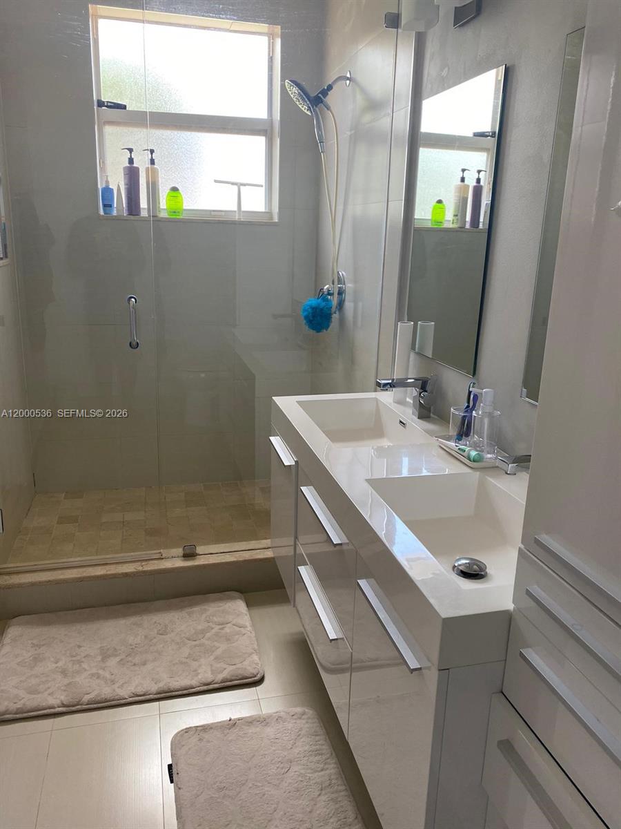 HAWKSNEST - Residential Lease